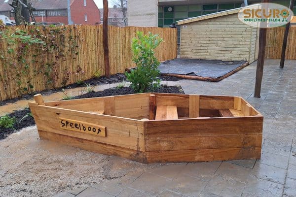 6011R Speelboot klein 01