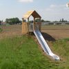5006R Speelhuisje met taludglijbaan robinia 01