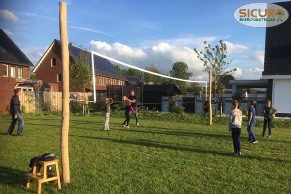 Robinia volleybalpalen met net